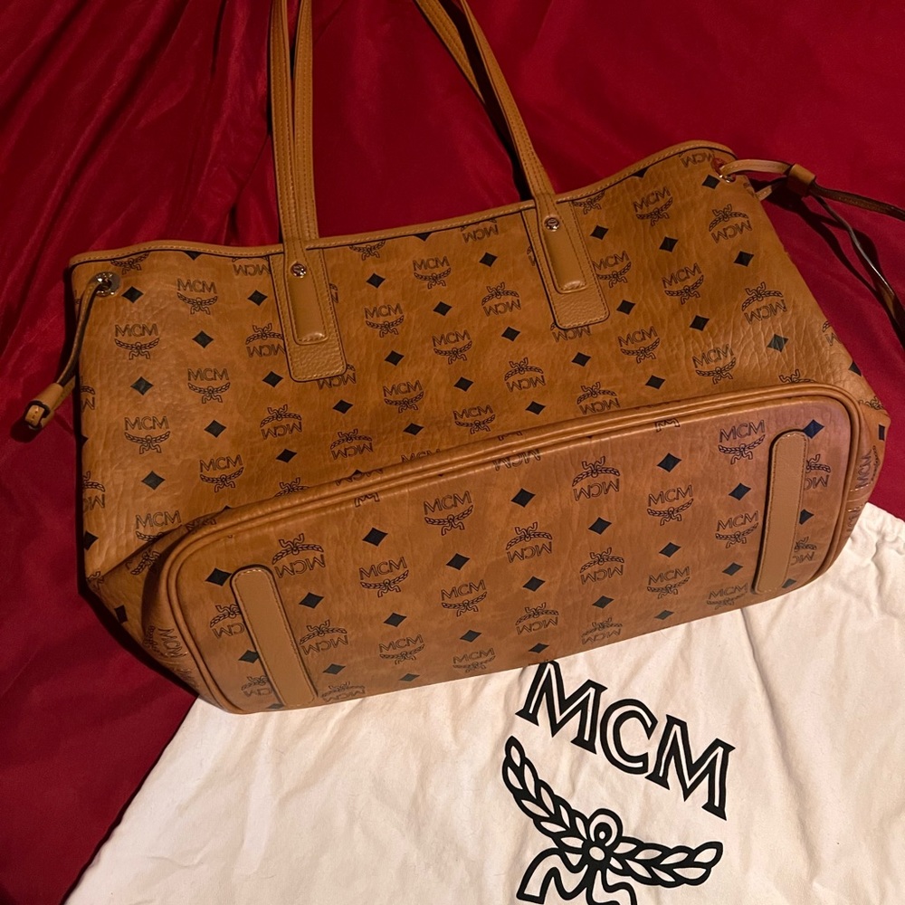 MCM Liz Reversible Medium Visetos Tote Bag